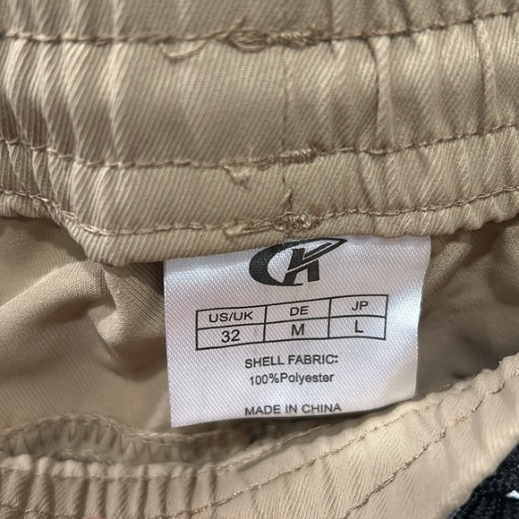 💛NWOT men’s stretch waist tan shorts - Picture 6 of 10